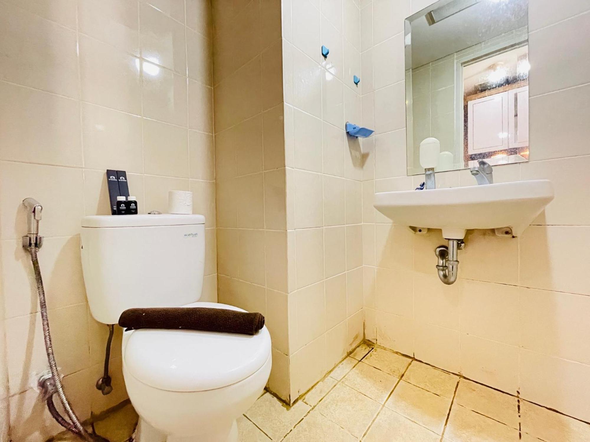 Spacious At Parahyangan By Travelio Apartemen